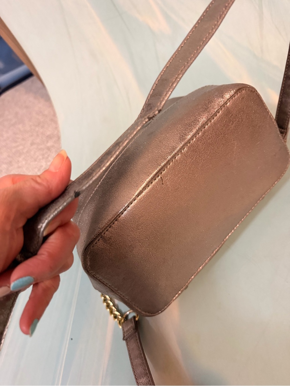 Betsey Johnson Rose Metallic Pink crossbody purse 💎 Great Shape! - Picture 4 of 8